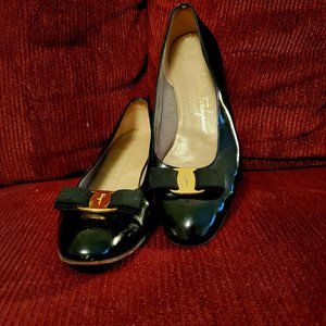 Salvatore Ferragamo Classic! Vara Patent Leather Shoes Size 10.5 B